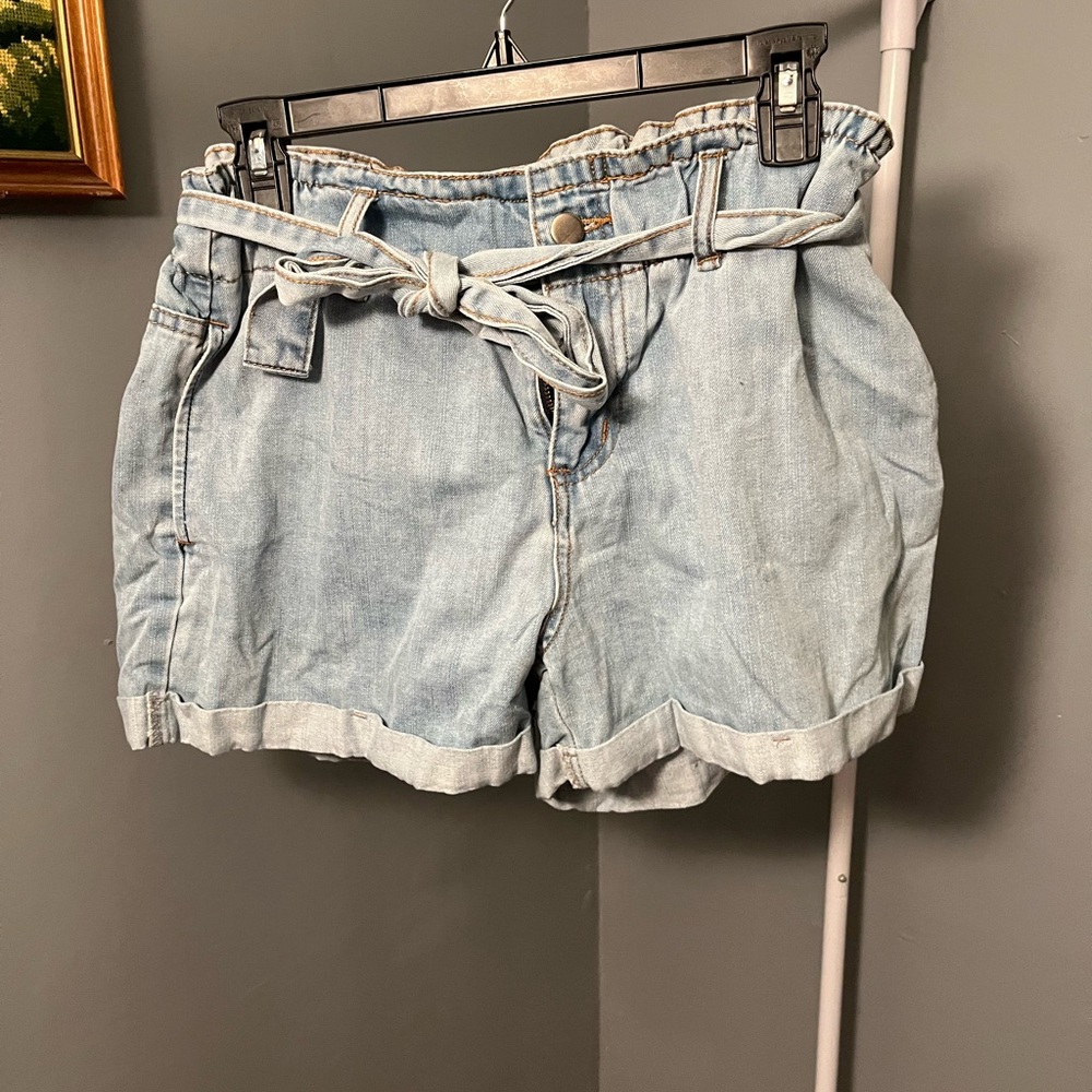 Tie front jean shorts size medium